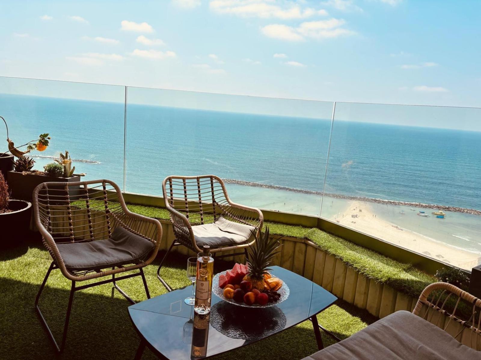 Sea-Front Apartment ネタニア エクステリア 写真