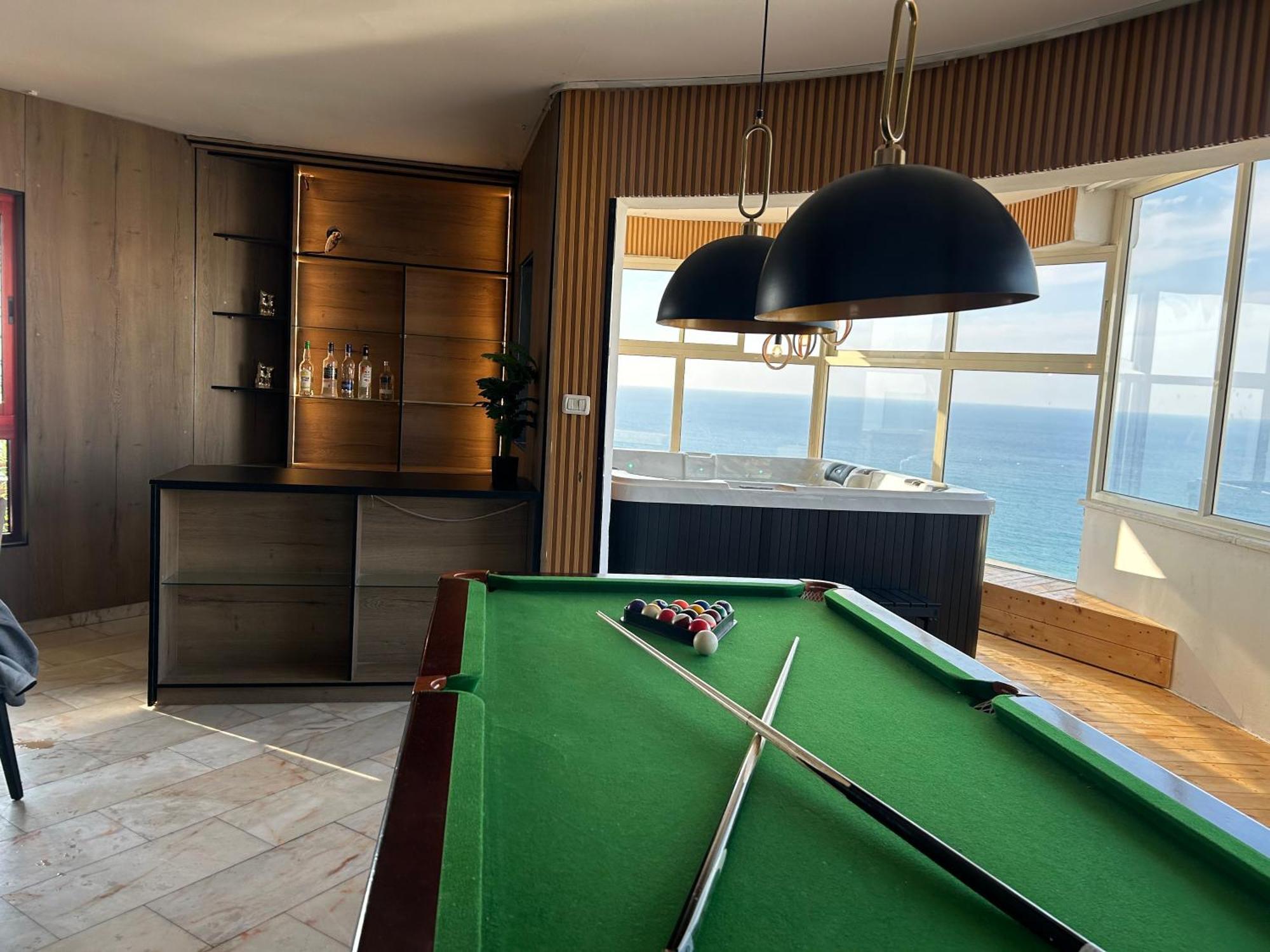 Sea-Front Apartment ネタニア エクステリア 写真